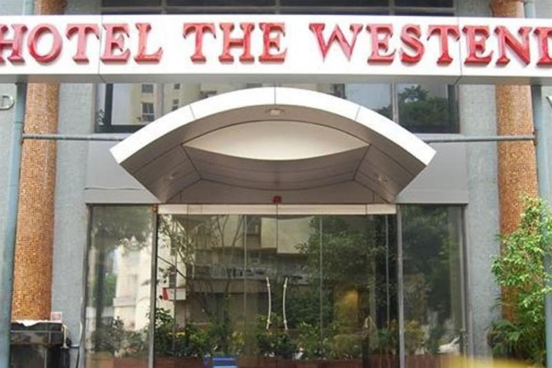 Hotel The Westend Ahmedabad Buitenkant foto